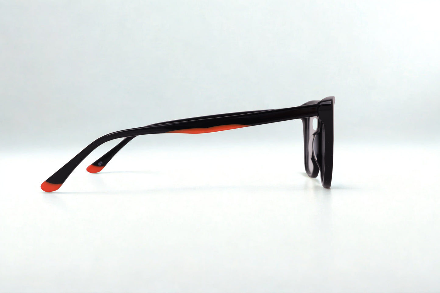 Icon Eyewear M2528