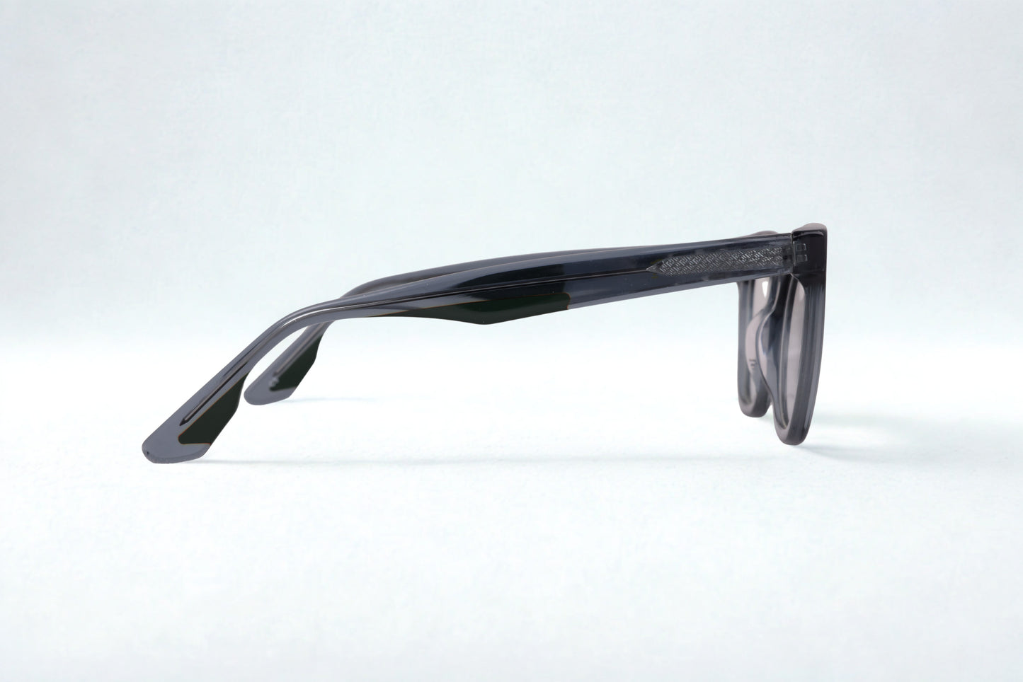 Icon Eyewear M2521