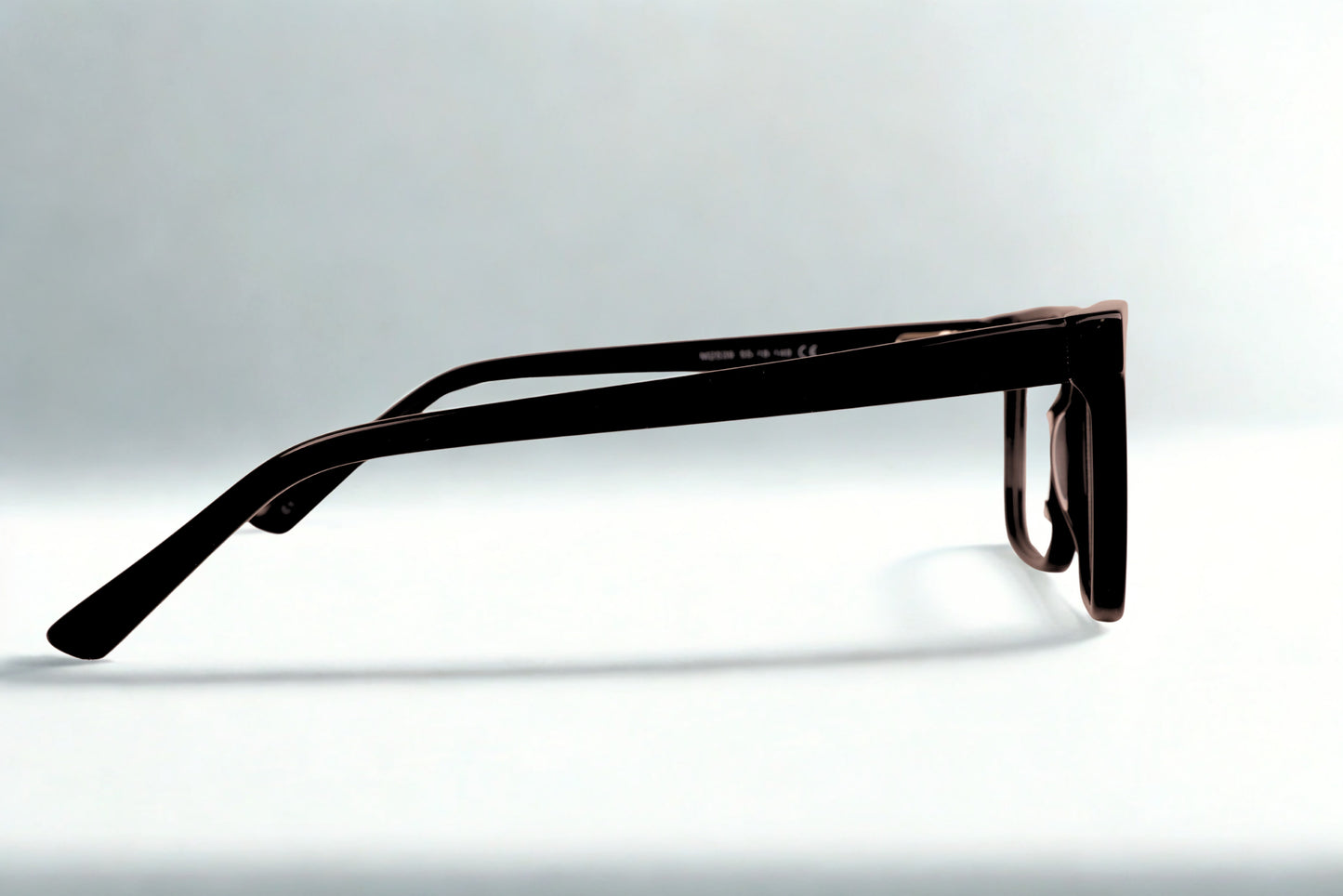 Icon Eyewear M2539